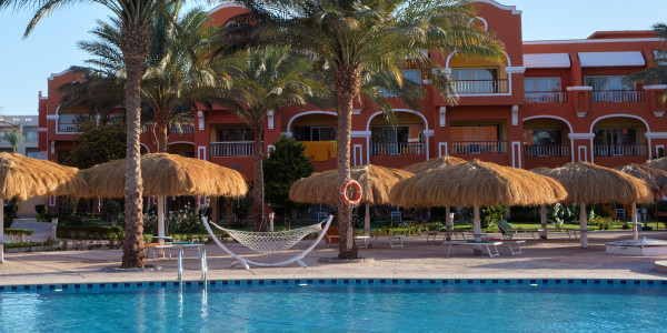 Proyectos Construcción de Piscinas Ayerbe · Piscinas para Comunidades Vecinos / Propietarios